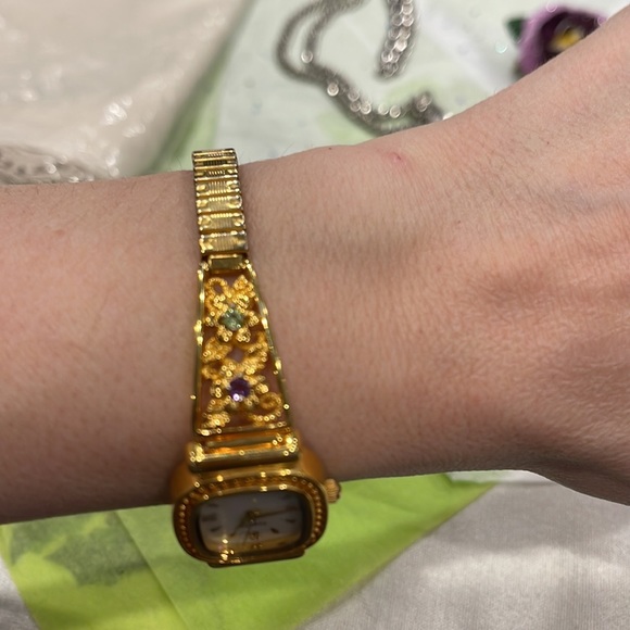 Danbury Mint Gold-Tone Stretch Band Watch | Faux Gemstones Quartz | Needs Batter - Picture 3 of 8